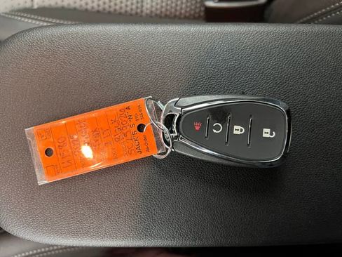 Used 2025 Chevrolet Trax LT w/ LT Convenience Package image 51