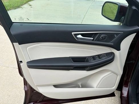 Certified 2024 Ford Edge Titanium AWD/4WD image 9