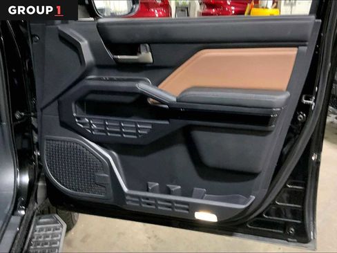 Used 2025 Toyota 4Runner Limited AWD/4WD image 23