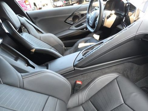 Used 2025 Chevrolet Corvette Stingray Preferred Cpe w/ Z51 Performance Package RWD image 11