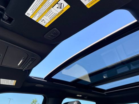 Used 2025 Ford F150 Raptor AWD/4WD image 9
