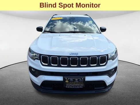 Used 2023 Jeep Compass Latitude AWD/4WD image 4