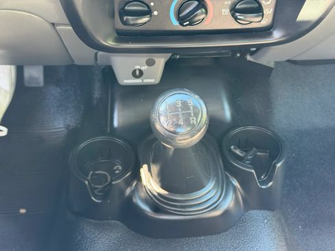 Used 2005 Ford Ranger 2WD Regular Cab image 10