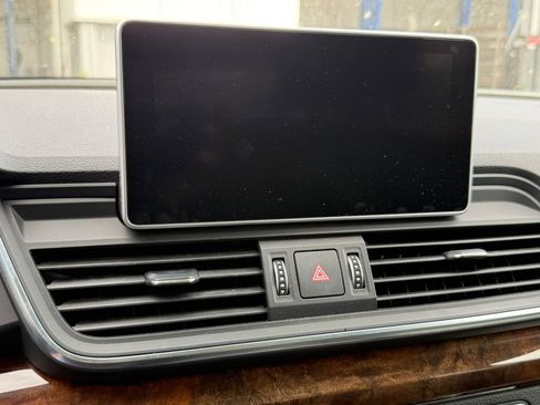 Used 2018 Audi Q5 2.0T Premium Plus w/ Premium Plus Package image 9