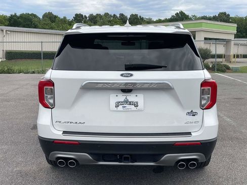 Used 2023 Ford Explorer Platinum w/ Technology Package AWD/4WD image 4