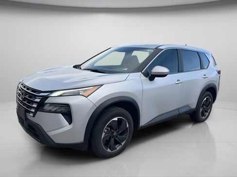 Used 2024 Nissan Rogue SV image 15