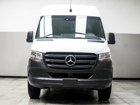 Used 2022 Mercedes-Benz Sprinter 2500 image 6