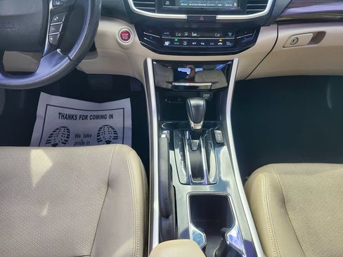 Used 2017 Honda Accord Touring image 24