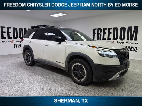Used 2023 Nissan Pathfinder Rock Creek AWD/4WD image 3