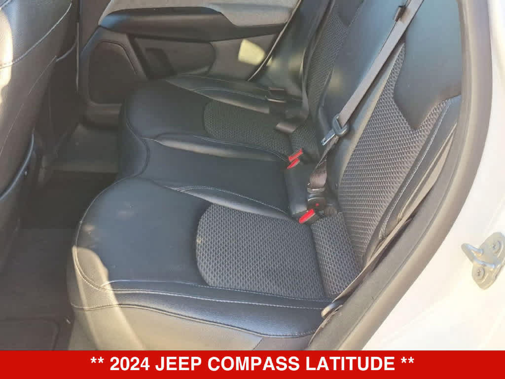 Used 2024 Jeep Compass Latitude AWD/4WD image 18