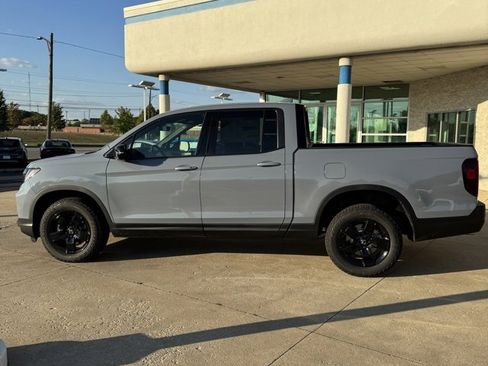 New 2026 Honda Ridgeline Black Edition image 6
