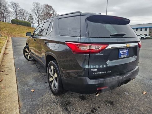 Used 2020 Chevrolet Traverse LT w/ LT Premium Package image 5