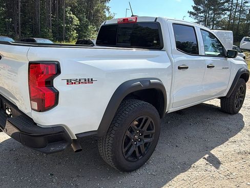 Used 2025 Chevrolet Colorado Trail Boss AWD/4WD image 8