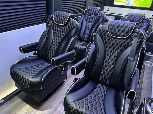 Used 2024 Mercedes-Benz Sprinter 3500 image 26