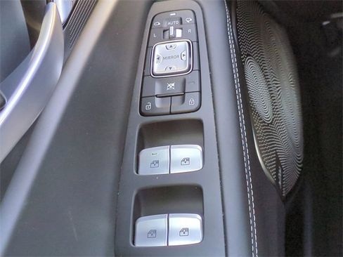 Used 2021 Genesis G90 5.0 Ultimate image 24