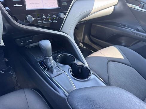 Used 2019 Toyota Camry LE w/ Carpet Mat Package FWD image 29