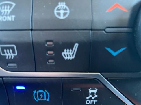 Used 2024 Jeep Wrangler Unlimited w/ Convenience Group image 27