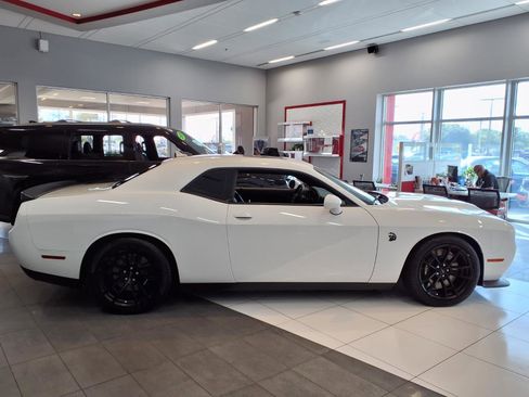Used 2023 Dodge Challenger SRT Hellcat RWD image 4