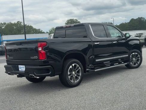 Certified 2024 Chevrolet Silverado 1500 High Country w/ Technology Package AWD/4WD image 8