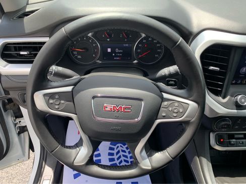 Used 2020 GMC Acadia SLT FWD image 15