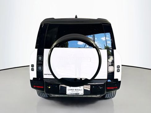 New 2026 Land Rover Defender 130 X-Dynamic SE AWD/4WD image 6