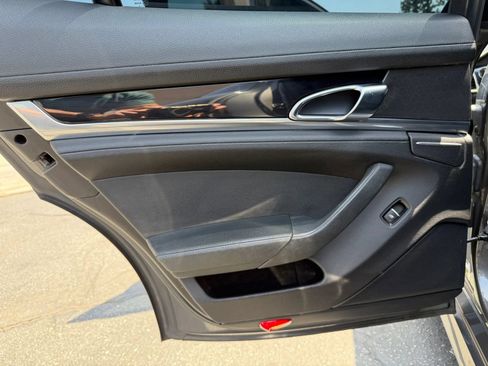 Used 2014 Porsche Panamera 4 AWD/4WD image 31