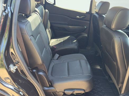 Used 2023 GMC Acadia SLT w/ Elevation Edition AWD/4WD image 23