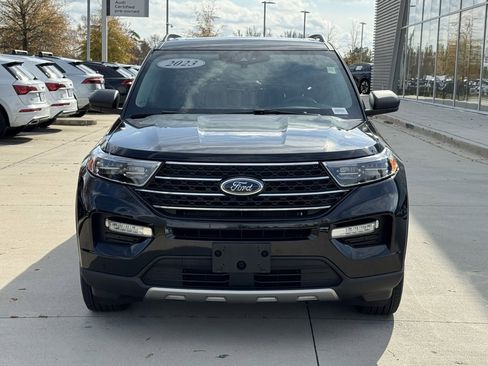 Used 2023 Ford Explorer XLT w/ Equipment Group 202A image 8
