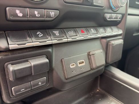 Used 2022 GMC Sierra 2500 AT4 image 18