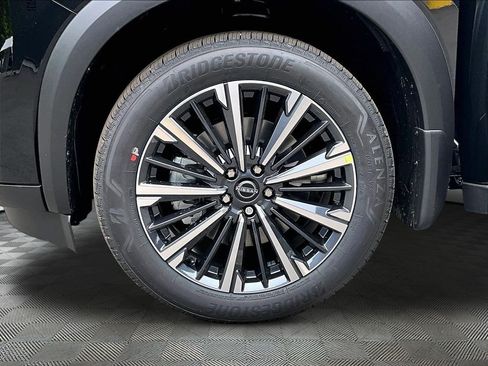 New 2026 Nissan Pathfinder Platinum AWD/4WD image 12
