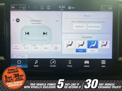 Used 2023 Chrysler Pacifica Touring-L image 28