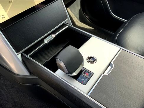 New 2025 Land Rover Range Rover SE image 7