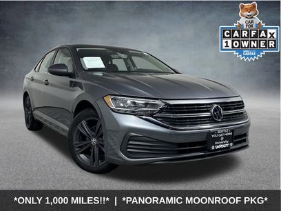 Used 2023 Volkswagen Jetta SE w/ Panoramic Sunroof Package