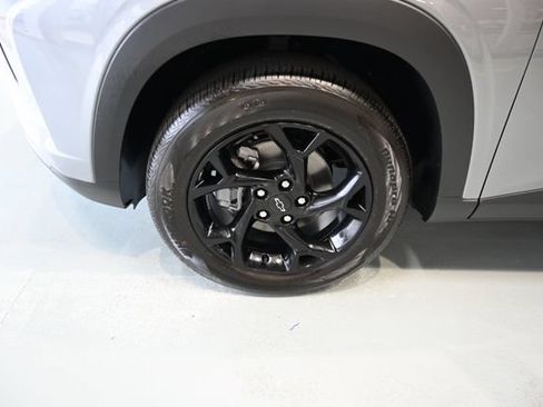 New 2026 Chevrolet Trax LT w/ Sunroof Package FWD image 28
