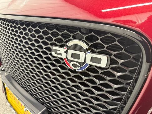 Used 2023 Chrysler 300 C RWD image 7