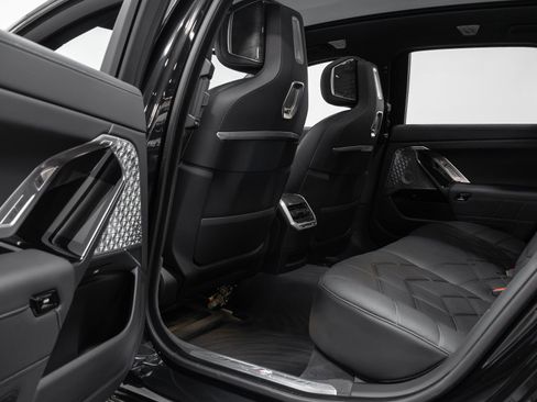 Used 2023 BMW 760i xDrive w/ Executive Package image 52