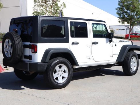 Used 2018 Jeep Wrangler Unlimited Sport S image 10