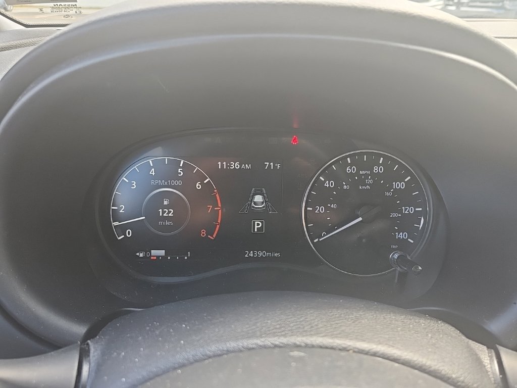 Used 2024 Nissan Kicks SR w/ SR Premium Package FWD image 16