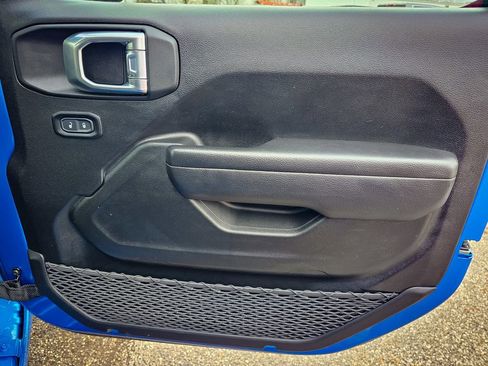 Certified 2022 Jeep Wrangler Sport S image 32