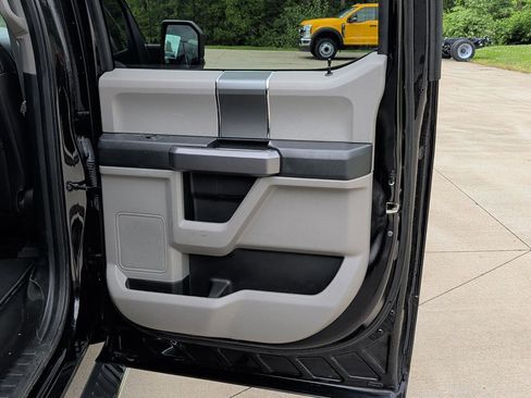 Used 2019 Ford F150 XLT w/ Equipment Group 302A Luxury AWD/4WD image 24