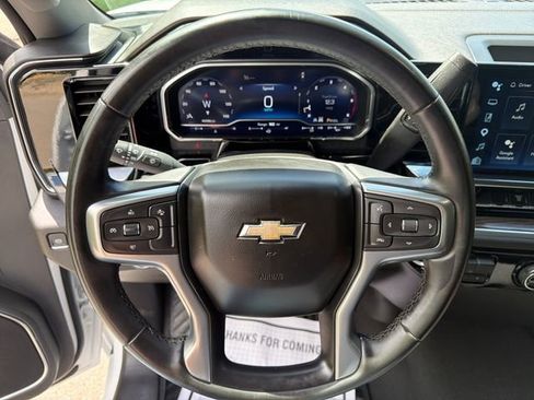 Used 2024 Chevrolet Silverado 3500 LT AWD/4WD image 15