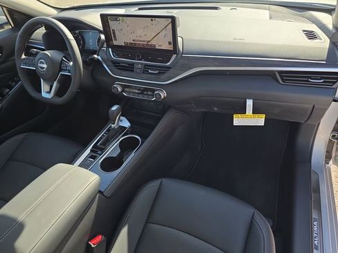 New 2025 Nissan Altima 2.5 SL FWD image 13