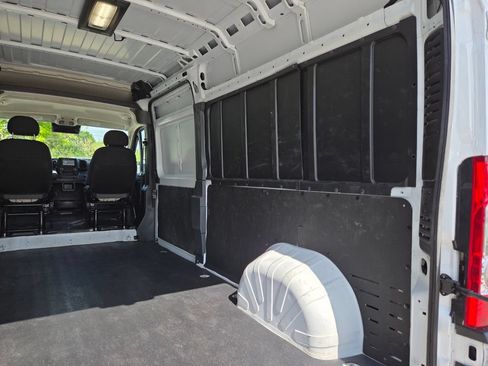 Used 2024 RAM ProMaster 2500 w/ Convenience Group FWD image 20