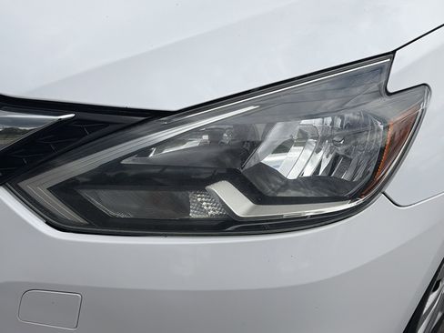 Used 2016 Nissan Sentra S FWD image 9