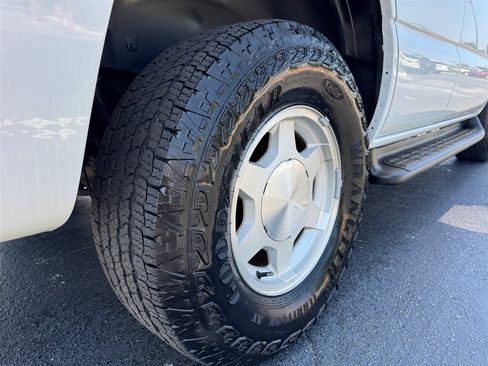 Used 2003 GMC Yukon SLT w/ 1SC Preferred Equipment Group AWD/4WD image 9