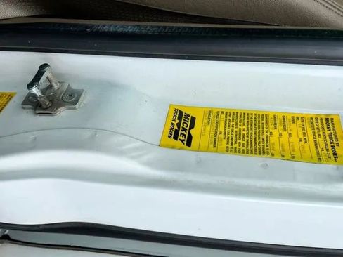 Used 2016 Chevrolet Express 4500 image 30