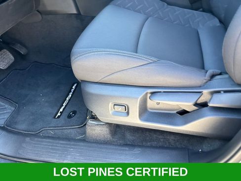 Used 2025 Toyota Tacoma SR image 18