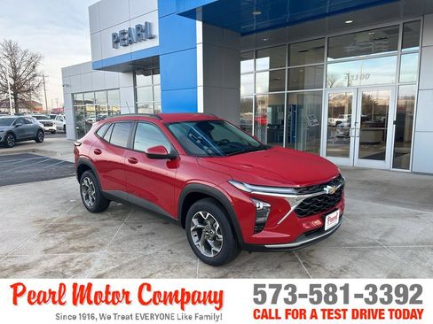 New 2026 Chevrolet Trax LT w/ LT Convenience Package image 1