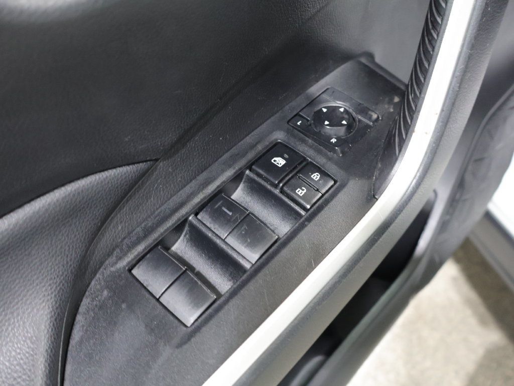 Used 2025 Toyota RAV4 LE AWD/4WD image 14