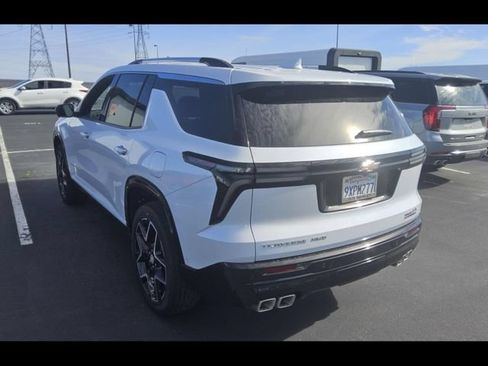 Used 2026 Chevrolet Traverse High Country AWD/4WD image 8